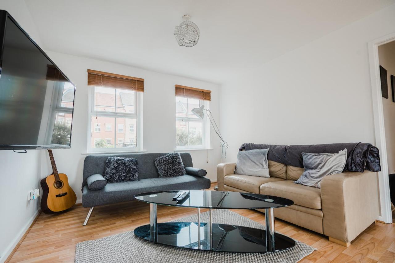 Hullidays Victora Dock- Refurbished 2024 Lejlighed Kingston upon Hull Eksteriør billede