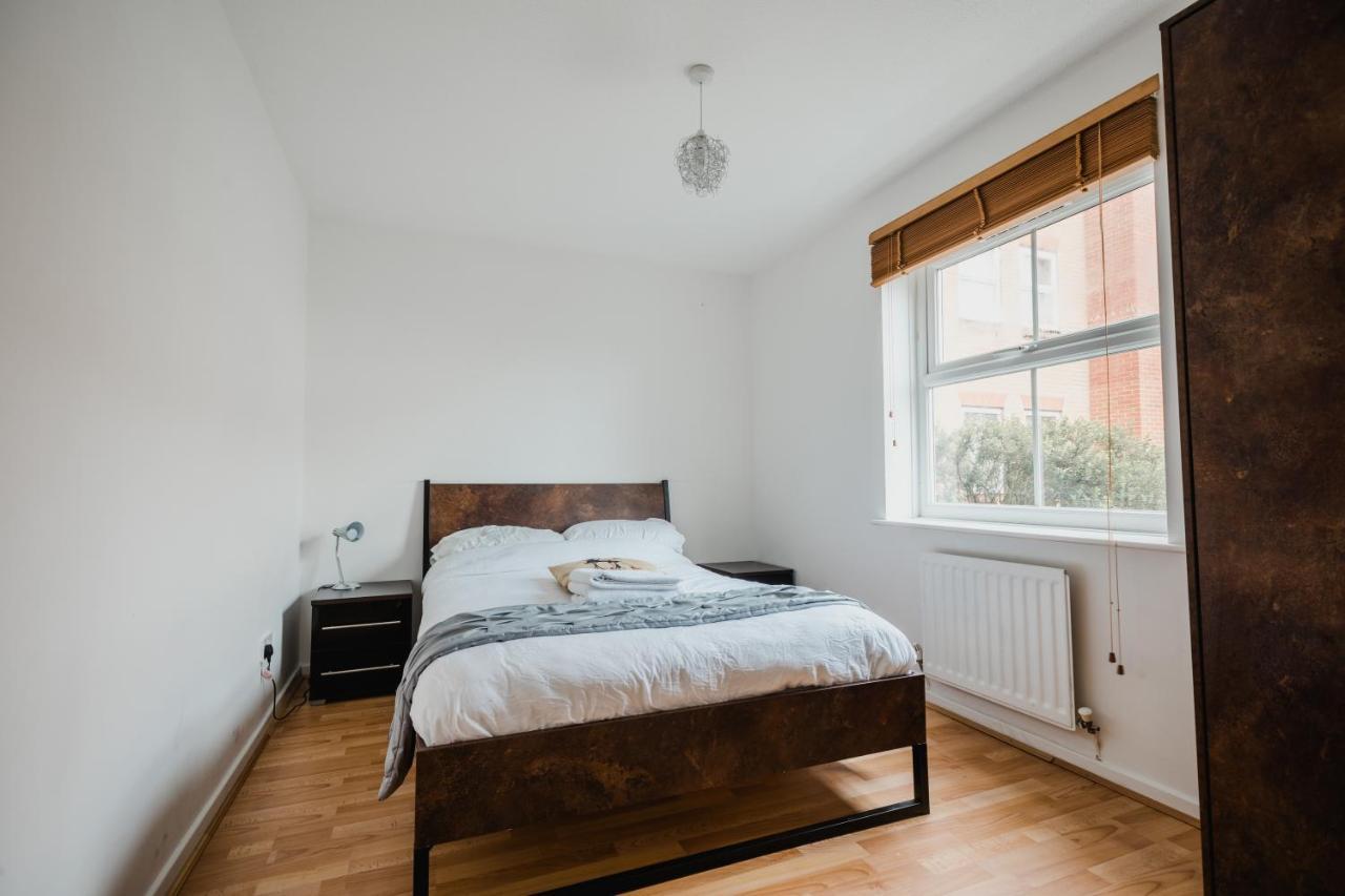 Hullidays Victora Dock- Refurbished 2024 Lejlighed Kingston upon Hull Eksteriør billede