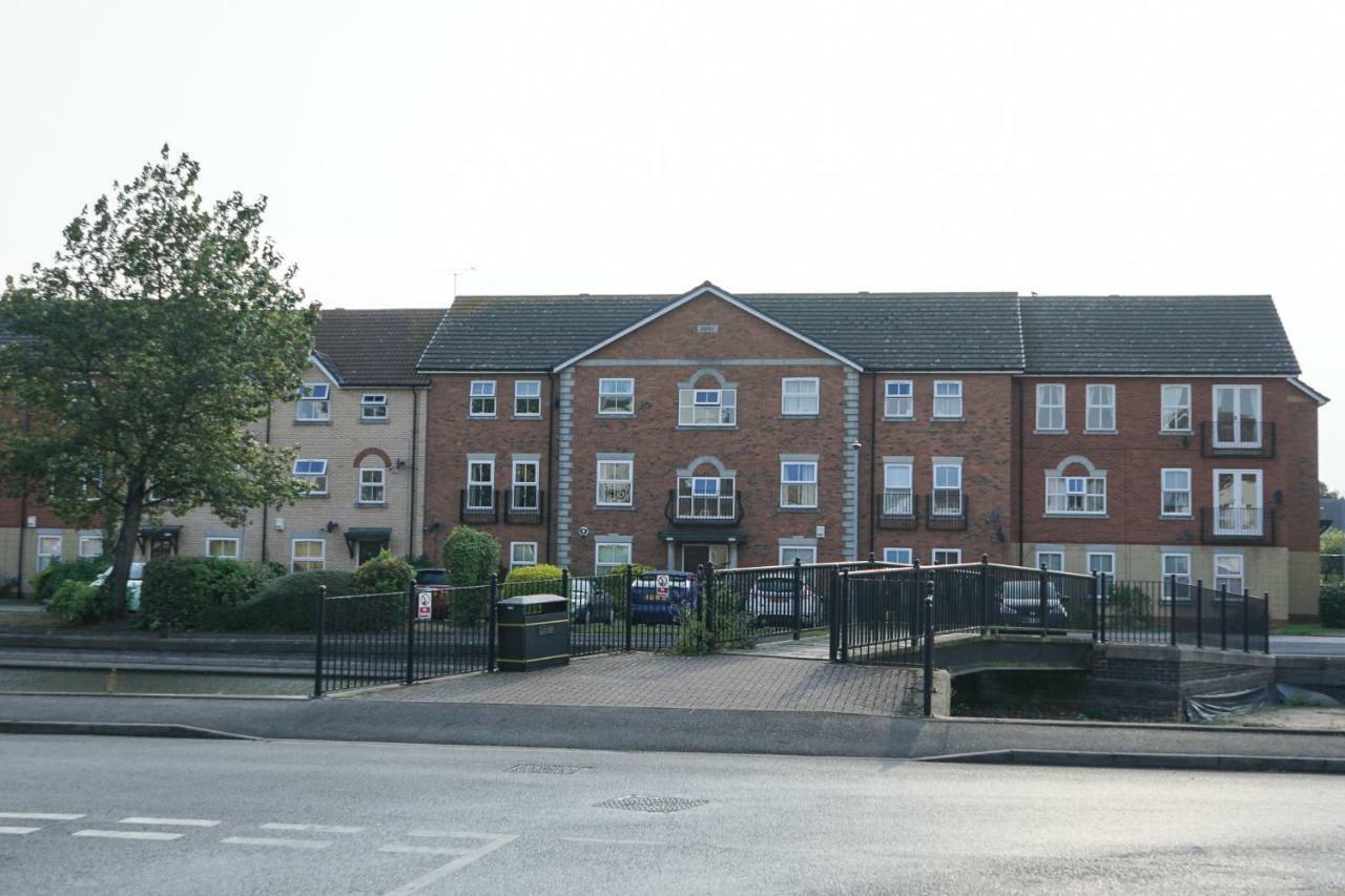 Hullidays Victora Dock- Refurbished 2024 Lejlighed Kingston upon Hull Eksteriør billede